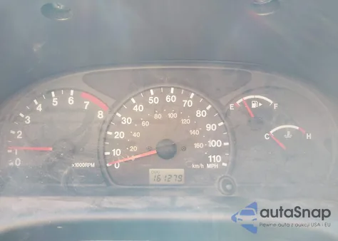 2003 Chevrolet Tracker Hard Top Base z USA, uszkodzony, nr VIN 2CNBJ13C036905492